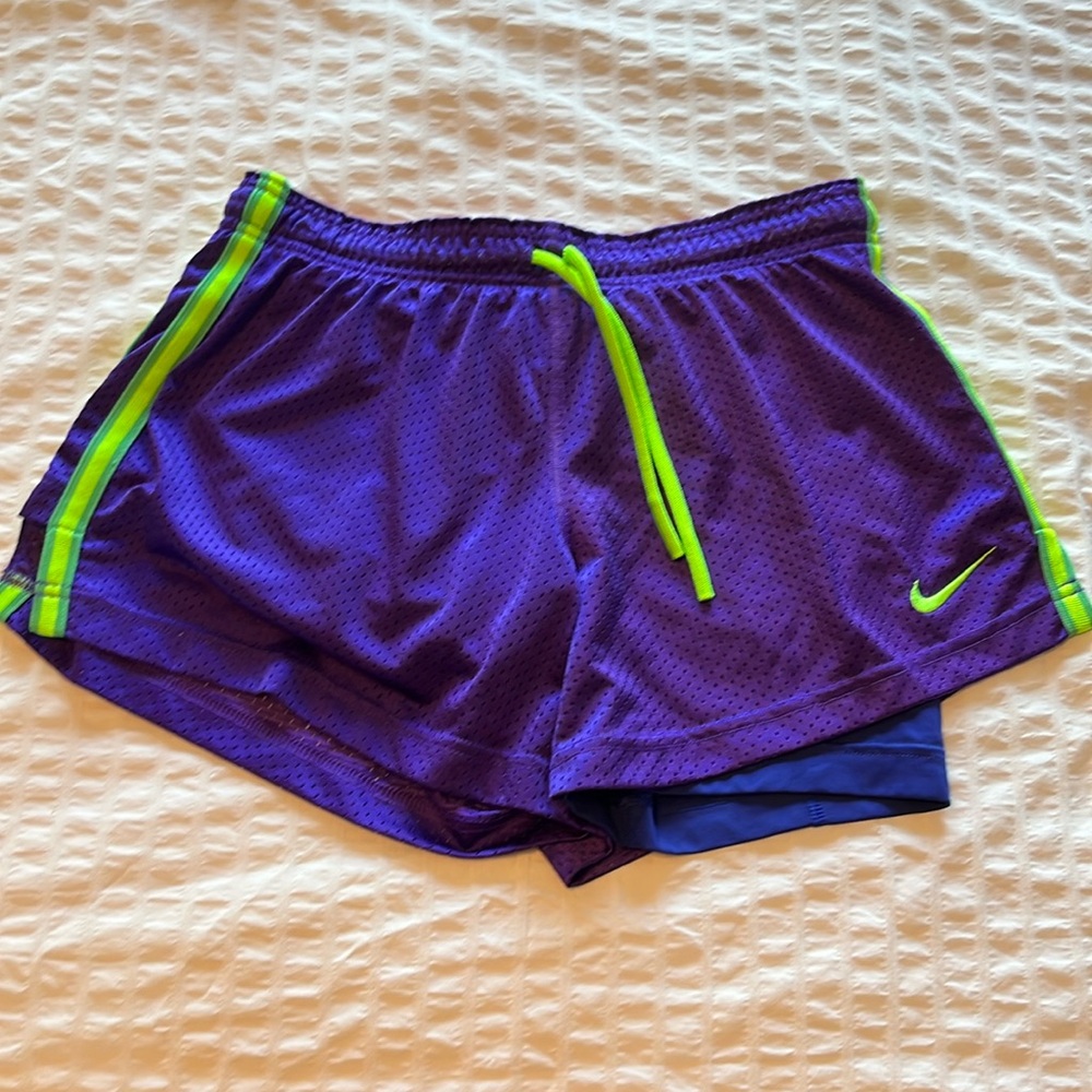 NIKE SHORTS 💜💚